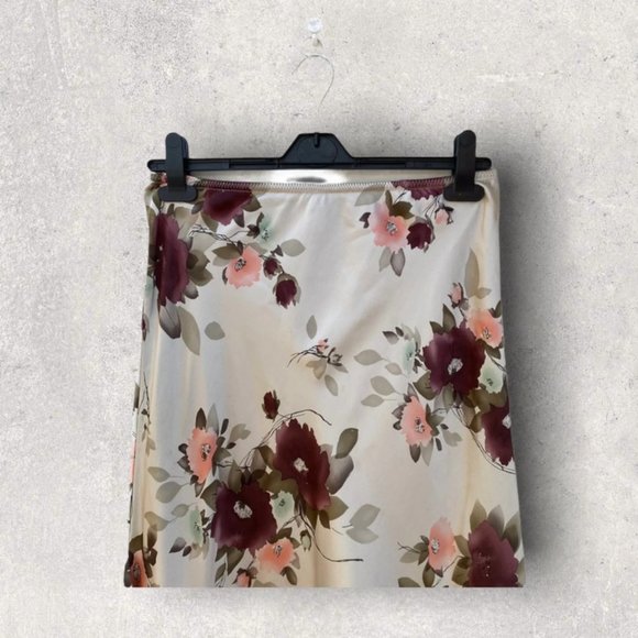 Phase Eight Floral Satin Silk Skirt, Size 12 - Picture 2 of 3
